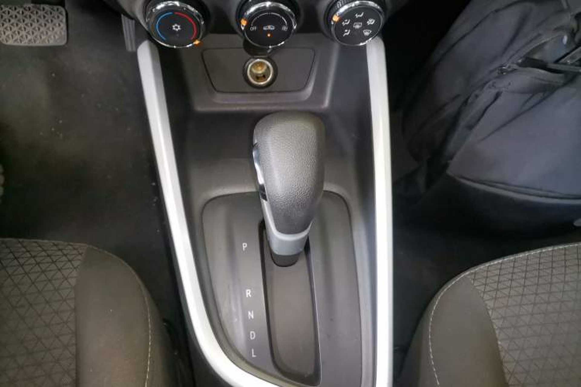 Used Chevrolet Cavalier 2022 325T Automatic Enjoyment Edition Gear Lever