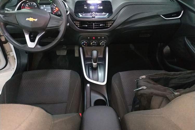 Used Chevrolet Cavalier 2022 325T Automatic Enjoyment Edition Gear Lever