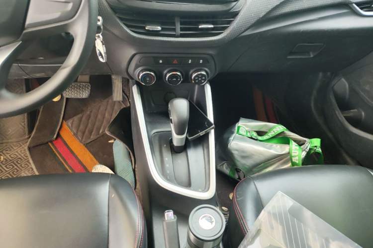 Used Chevrolet Cavalier 2022 325T Automatic Enjoyment Edition Gear Lever