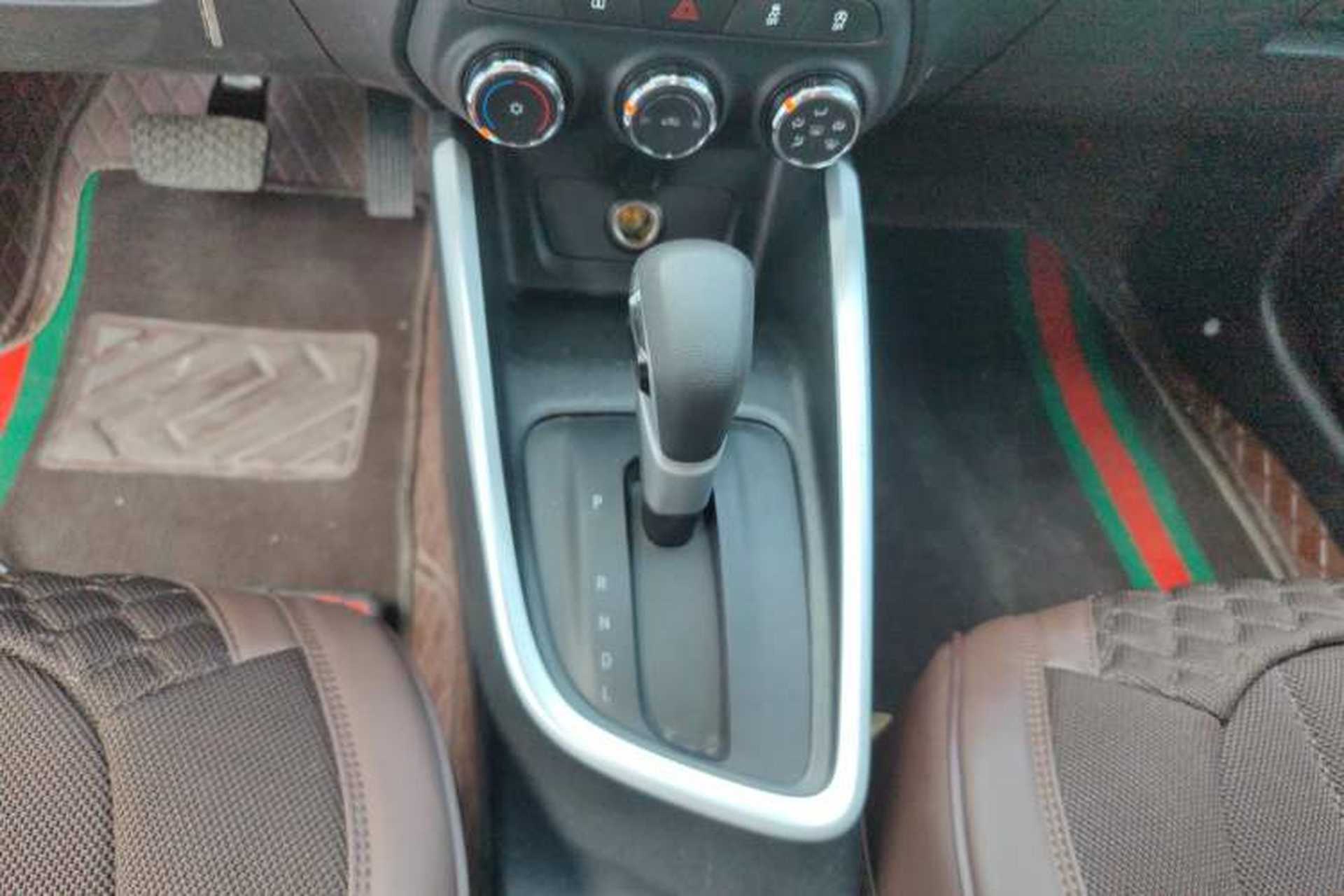Used Chevrolet Cavalier 2022 325T Automatic Enjoyment Edition Gear Lever