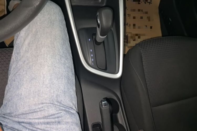 Used Chevrolet Cavalier 2022 325T Automatic Enjoyment Edition Gear Lever
