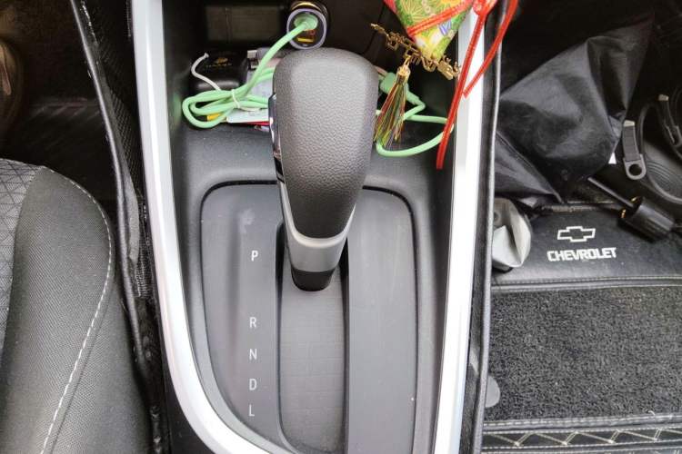 Used Chevrolet Cavalier 2022 325T Automatic Enjoyment Edition Gear Lever