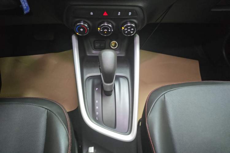 Used Chevrolet Cavalier 2022 Redline 325T Automatic Xinyao Edition Gear Lever