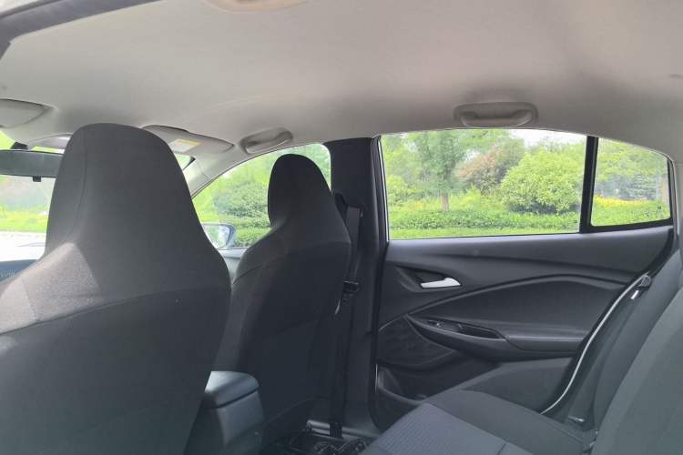 Used Chevrolet Cavalier 2022 325T Automatic Enjoyment Edition Headliner