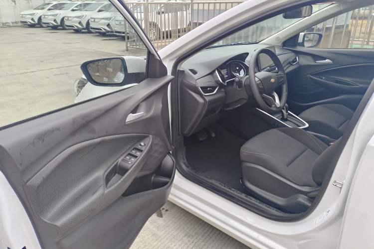 Used Chevrolet Cavalier 2022 325T Automatic Enjoyment Edition Interior 1