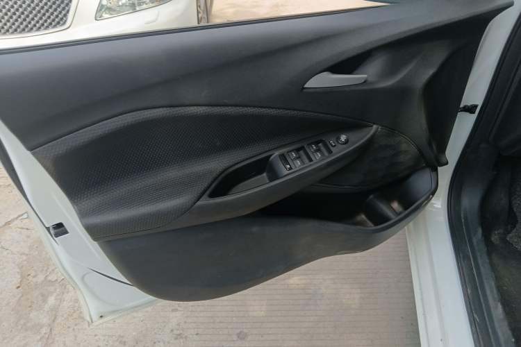 Used Chevrolet Cavalier 2022 325T Automatic Enjoyment Edition Interior 4