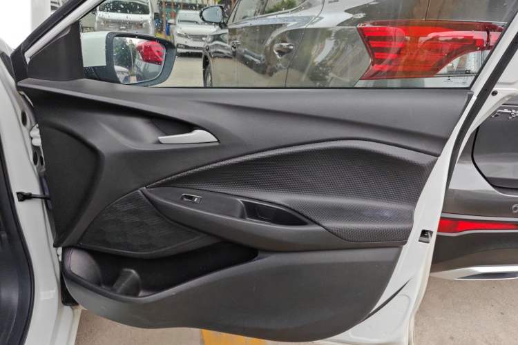 Used Chevrolet Cavalier 2022 325T Automatic Enjoyment Edition Interior 5