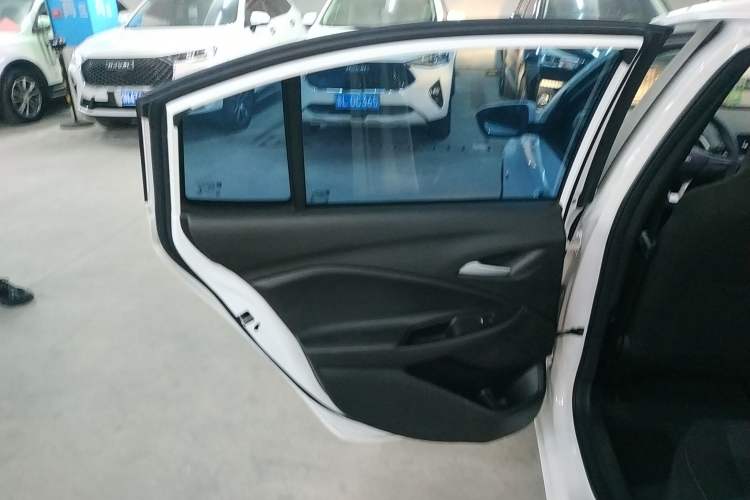 Used Chevrolet Cavalier 2022 325T Automatic Enjoyment Edition Interior 8