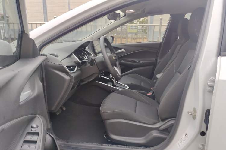 Used Chevrolet Cavalier 2022 325T Automatic Enjoyment Edition Left Front Seat