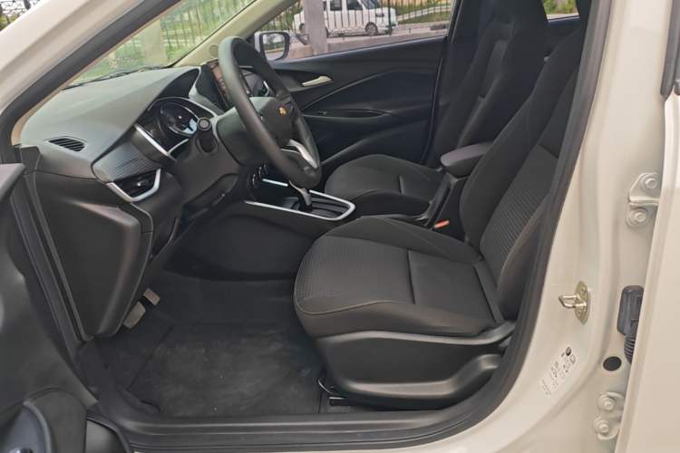 Used Chevrolet Cavalier 2022 325T Automatic Enjoyment Edition Left Front Seat