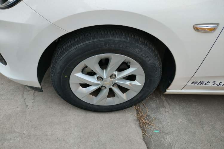 Used Chevrolet Cavalier 2022 325T Automatic Enjoyment Edition Left Front Wheel Hub