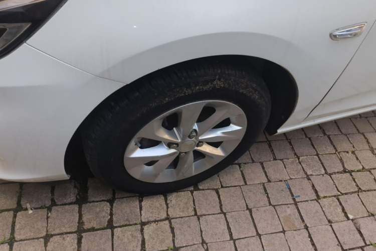 Used Chevrolet Cavalier 2022 325T Automatic Enjoyment Edition Left Front Wheel Hub