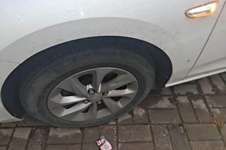 Used Chevrolet Cavalier 2022 325T Automatic Enjoyment Edition Left Front Wheel Hub