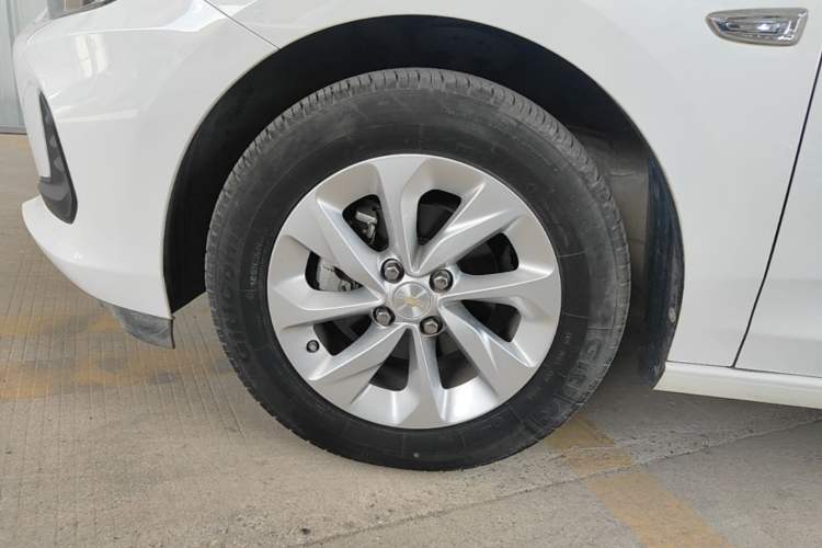 Used Chevrolet Cavalier 2022 325T Automatic Enjoyment Edition Left Front Wheel Hub