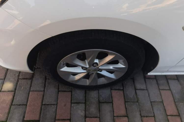 Used Chevrolet Cavalier 2022 325T Automatic Enjoyment Edition Left Front Wheel Hub