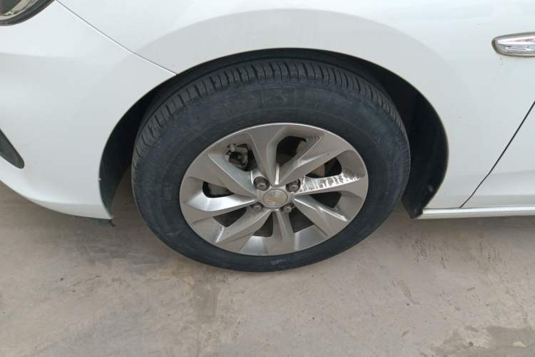 Used Chevrolet Cavalier 2022 325T Automatic Enjoyment Edition Left Front Wheel Hub