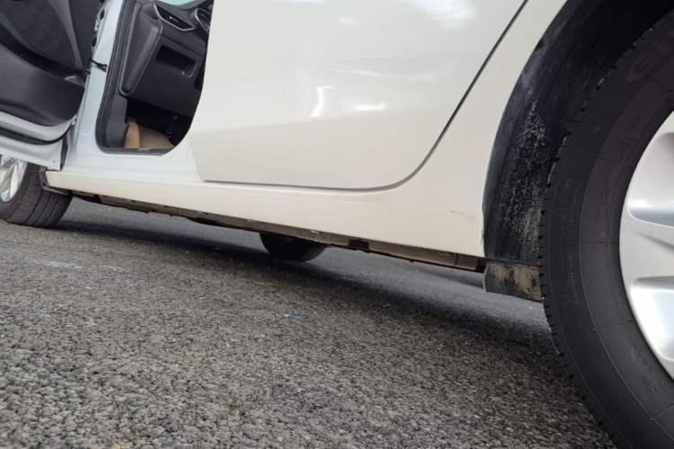 Used Chevrolet Cavalier 2022 325T Automatic Enjoyment Edition Left Side Sill