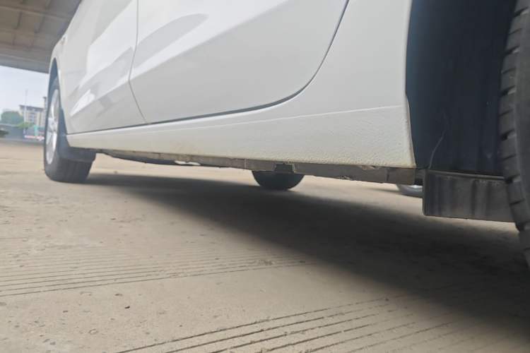 Used Chevrolet Cavalier 2022 325T Automatic Enjoyment Edition Left Side Sill