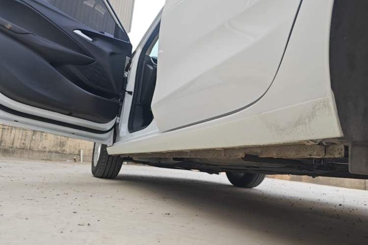 Used Chevrolet Cavalier 2022 325T Automatic Enjoyment Edition Left Side Sill