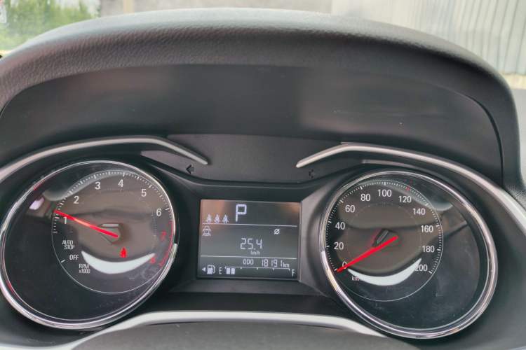 Used Chevrolet Cavalier 2022 325T Automatic Enjoyment Edition Odometer Close Up