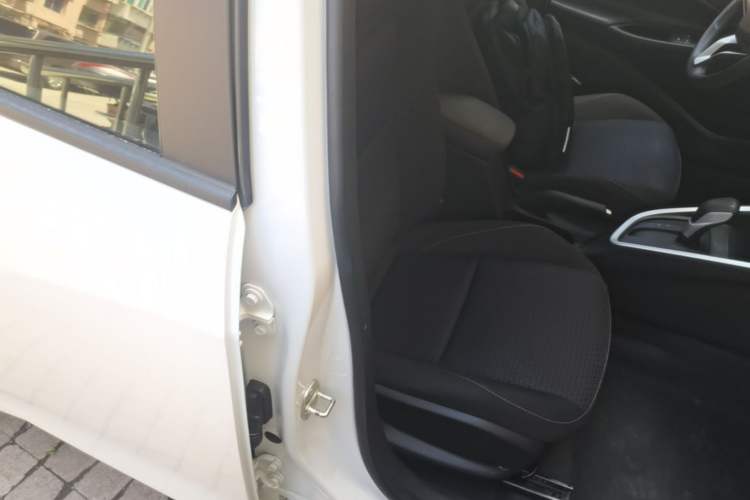 Used Chevrolet Cavalier 2022 325T Automatic Enjoyment Edition Right Front Seat