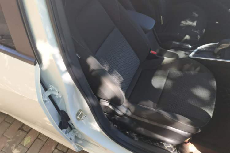 Used Chevrolet Cavalier 2022 325T Automatic Enjoyment Edition Right Front Seat