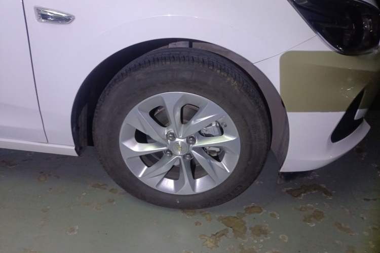 Used Chevrolet Cavalier 2022 325T Automatic Enjoyment Edition Right Front Wheel Hub
