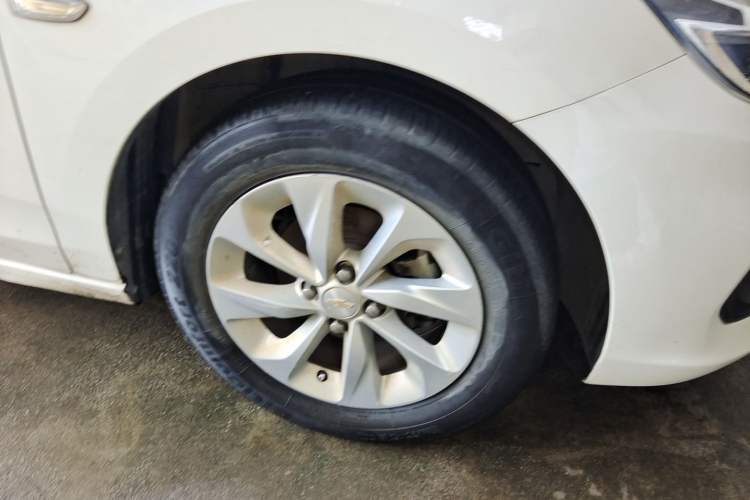 Used Chevrolet Cavalier 2022 Redline 325T Automatic Xinyao Edition Right Front Wheel Hub