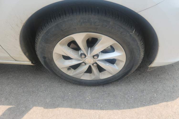 Used Chevrolet Cavalier 2022 325T Automatic Enjoyment Edition Right Front Wheel Hub