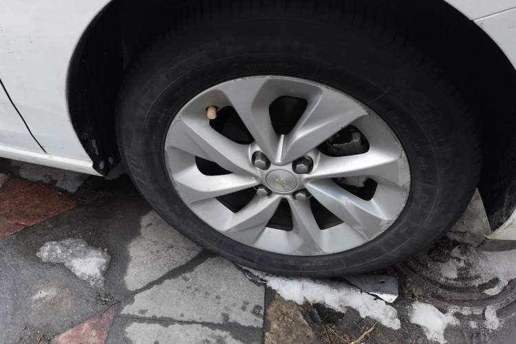 Used Chevrolet Cavalier 2022 325T Automatic Enjoyment Edition Right Front Wheel Hub