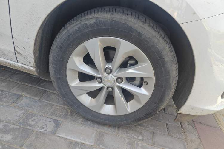 Used Chevrolet Cavalier 2022 325T Automatic Enjoyment Edition Right Front Wheel Hub