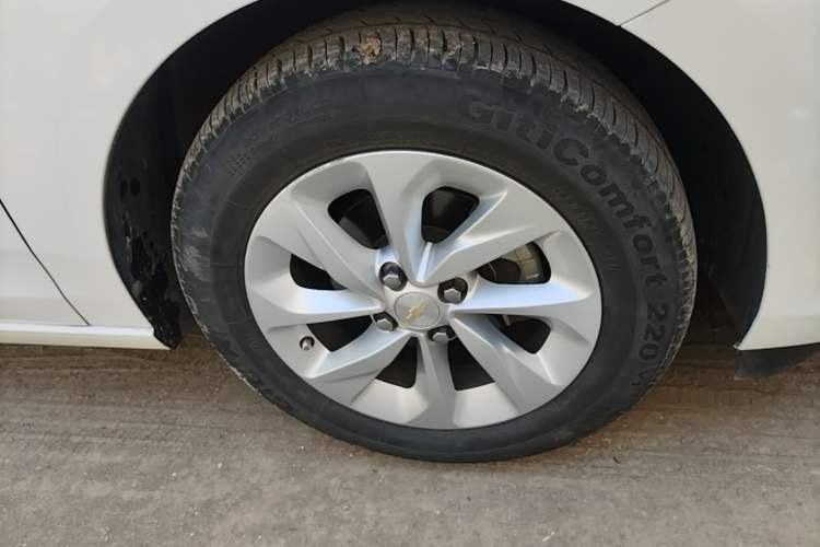 Used Chevrolet Cavalier 2022 325T Automatic Enjoyment Edition Right Front Wheel Hub