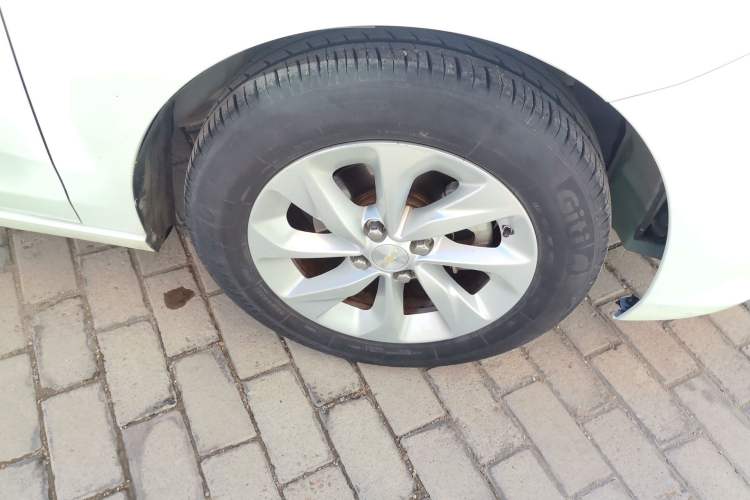 Used Chevrolet Cavalier 2022 325T Automatic Enjoyment Edition Right Front Wheel Hub