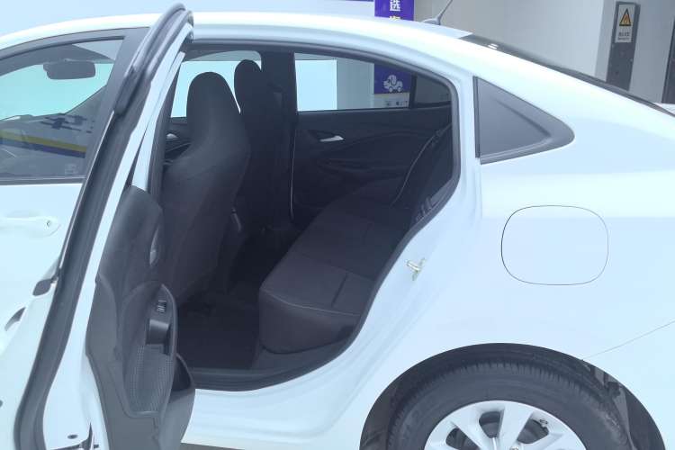 Used Chevrolet Cavalier 2022 325T Automatic Enjoyment Edition Right Rear Seat