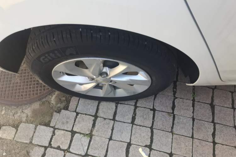 Used Chevrolet Cavalier 2022 325T Automatic Enjoyment Edition Right Rear Wheel Hub