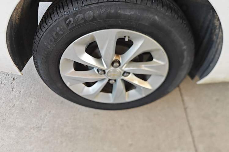 Used Chevrolet Cavalier 2022 325T Automatic Enjoyment Edition Right Rear Wheel Hub