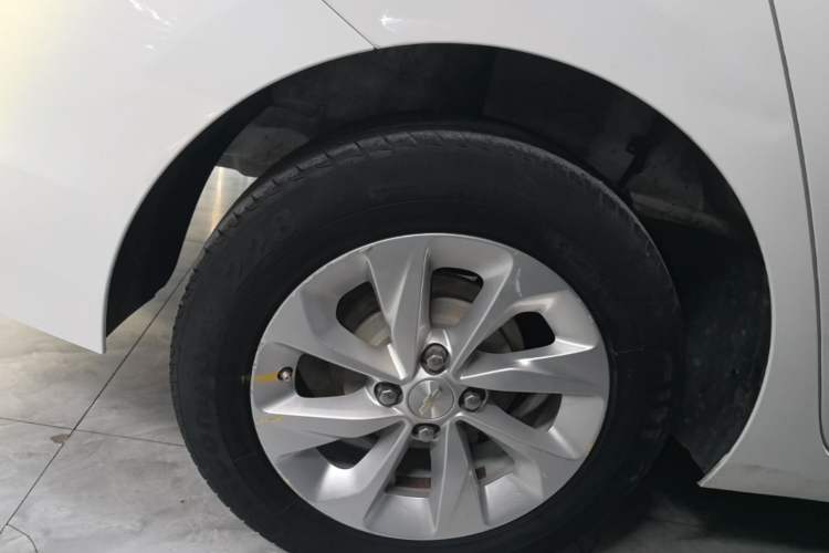 Used Chevrolet Cavalier 2022 325T Automatic Enjoyment Edition Right Rear Wheel Hub