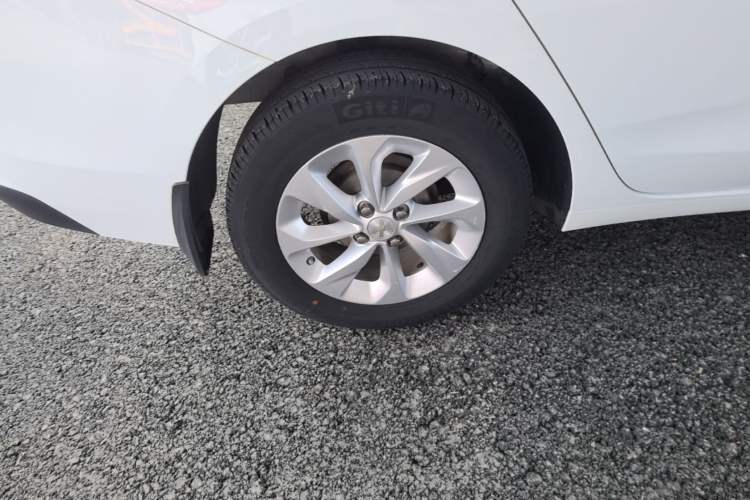 Used Chevrolet Cavalier 2022 325T Automatic Enjoyment Edition Right Rear Wheel Hub