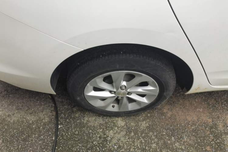 Used Chevrolet Cavalier 2022 325T Automatic Enjoyment Edition Right Rear Wheel Hub