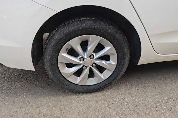 Used Chevrolet Cavalier 2022 325T Automatic Enjoyment Edition Right Rear Wheel Hub