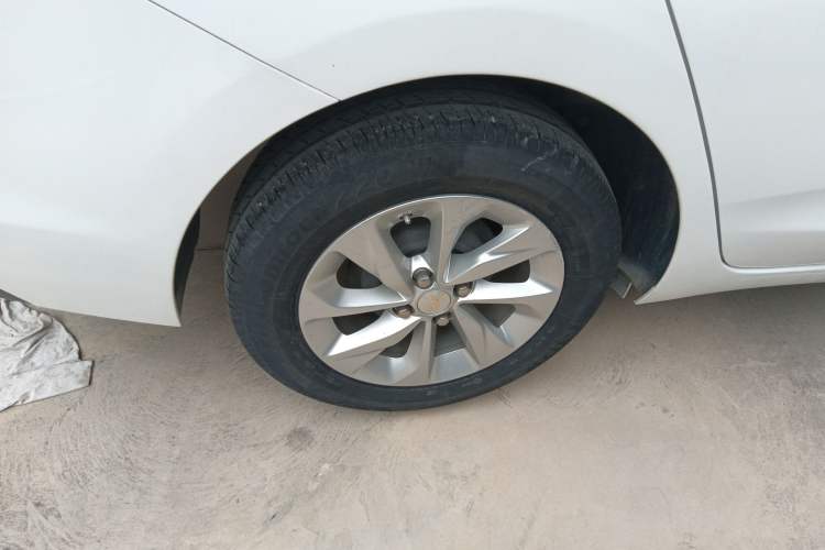 Used Chevrolet Cavalier 2022 325T Automatic Enjoyment Edition Right Rear Wheel Hub