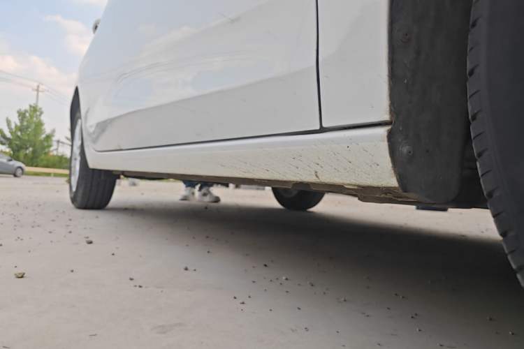 Used Chevrolet Cavalier 2022 325T Automatic Enjoyment Edition Right Side Sill
