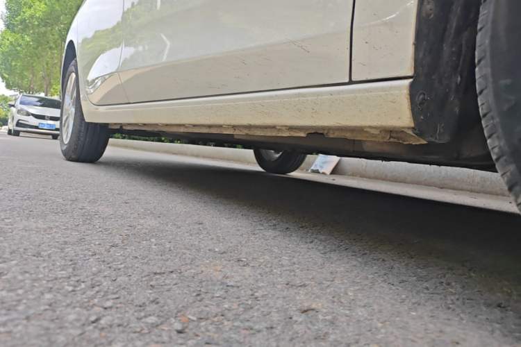 Used Chevrolet Cavalier 2022 325T Automatic Enjoyment Edition Right Side Sill