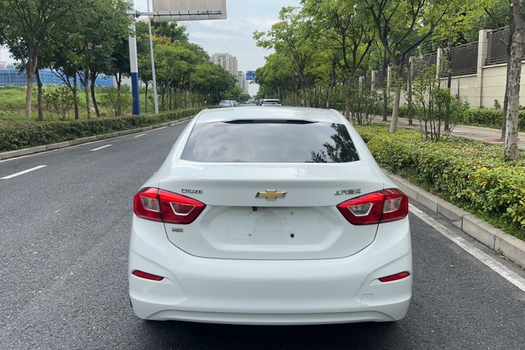 Used Chevrolet Cruze 2018 320 Automatic Pioneer Sunroof Edition Exterior 4