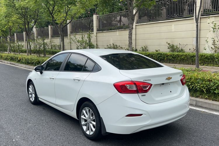 Used Chevrolet Cruze 2018 320 Automatic Pioneer Sunroof Edition Exterior 5