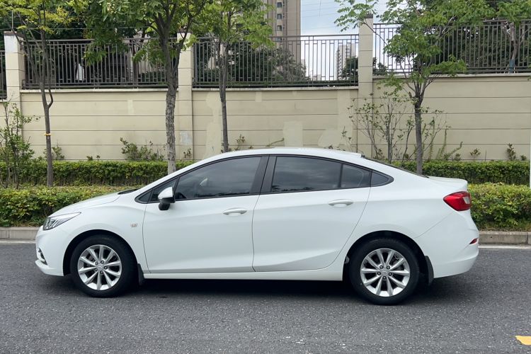 Used Chevrolet Cruze 2018 320 Automatic Pioneer Sunroof Edition Exterior 6