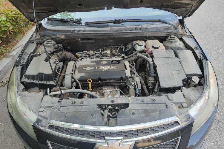 Used Chevrolet Cruze 2009 1.6L SL MT Engine Bay