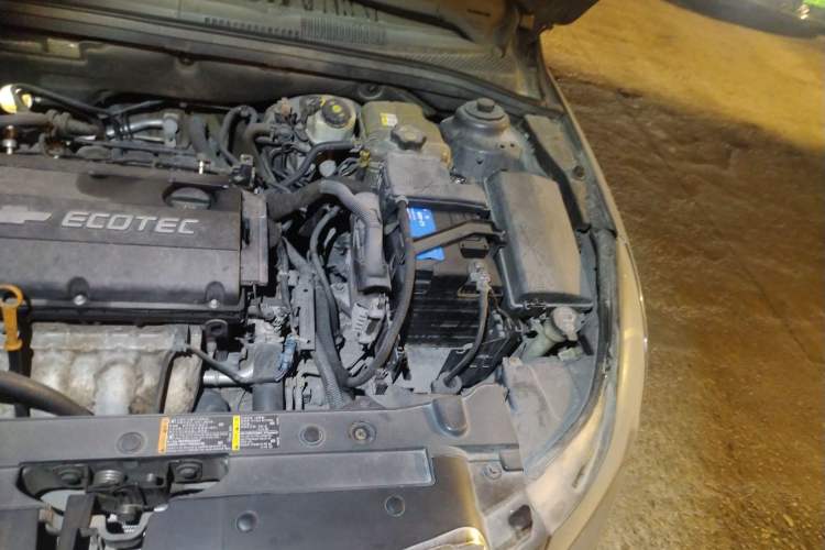Used Chevrolet Cruze 2009 1.8L SE AT Engine Bay Left