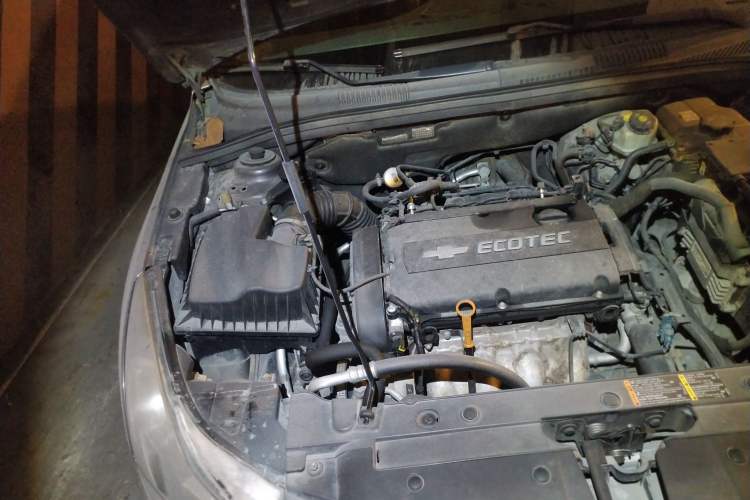Used Chevrolet Cruze 2009 1.8L SE AT Engine Bay Right