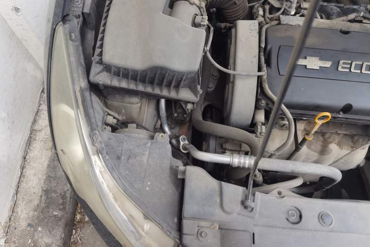 Used Chevrolet Cruze 2009 1.6L SE MT Engine Bay Right